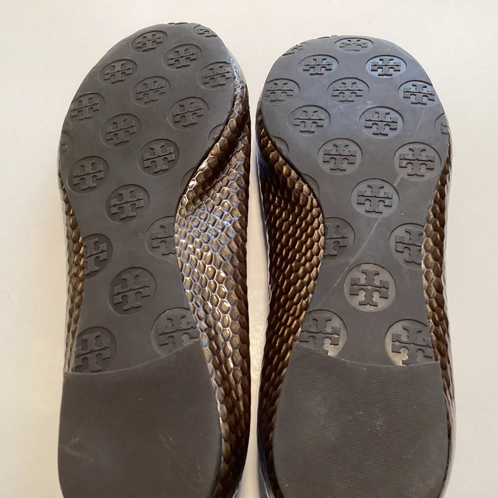 Tory Burch Reva Brown Snake Ballet Flats Gold Logo - Picture 4 of 11